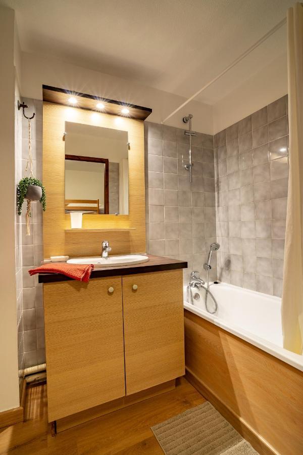 Grand Studio Tout Confort Pour 4 Personnes Brides-les-Bains Exterior foto